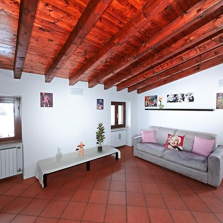 デセンツァーノ・デル・ガルダCasa Marilynアパートメント エクステリア 写真